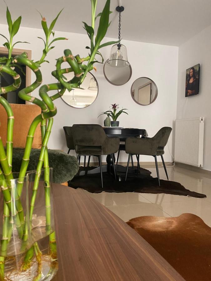 Little John Luxury Apartment Pire Dış mekan fotoğraf