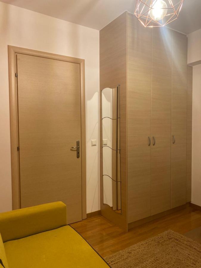 Little John Luxury Apartment Pire Dış mekan fotoğraf