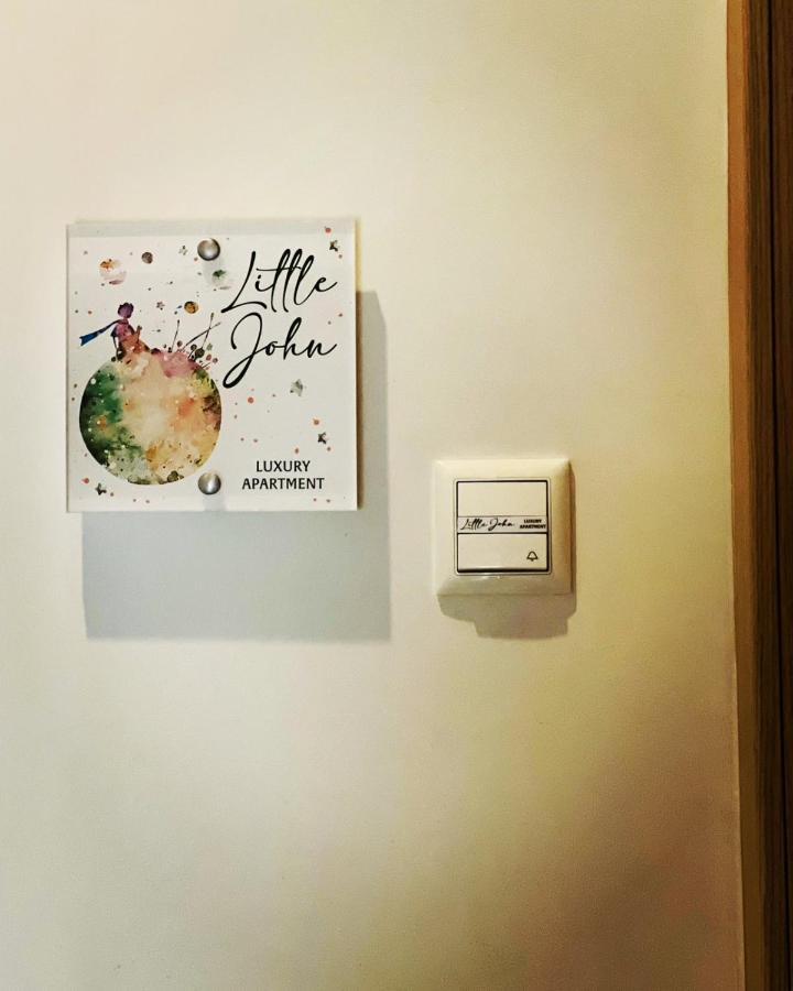 Little John Luxury Apartment Pire Dış mekan fotoğraf