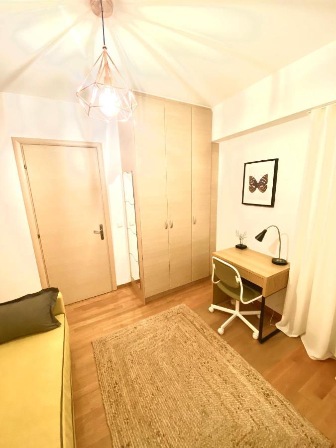 Little John Luxury Apartment Pire Dış mekan fotoğraf