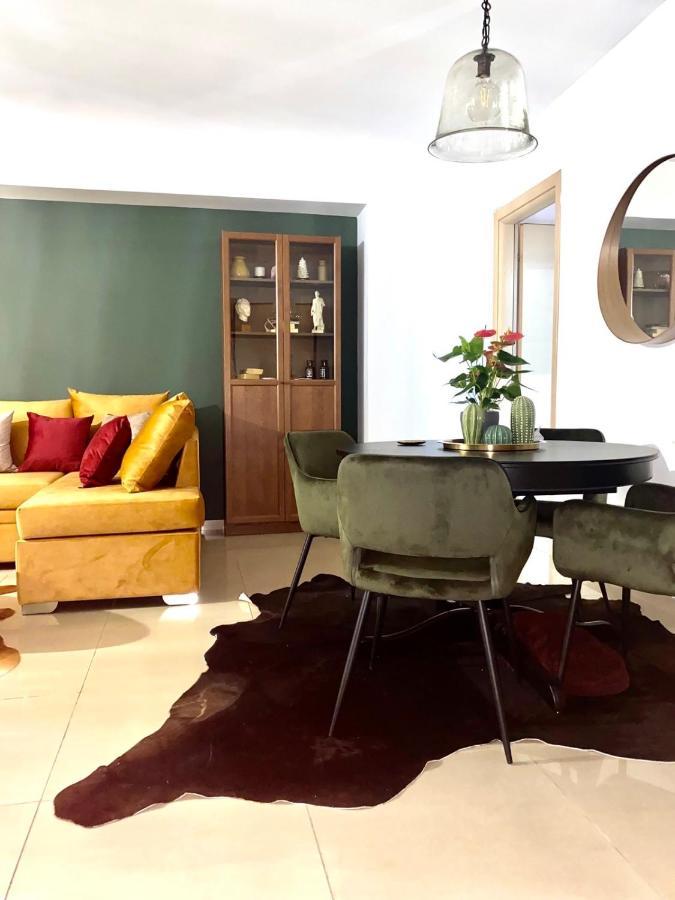 Little John Luxury Apartment Pire Dış mekan fotoğraf