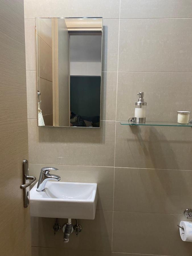 Little John Luxury Apartment Pire Dış mekan fotoğraf